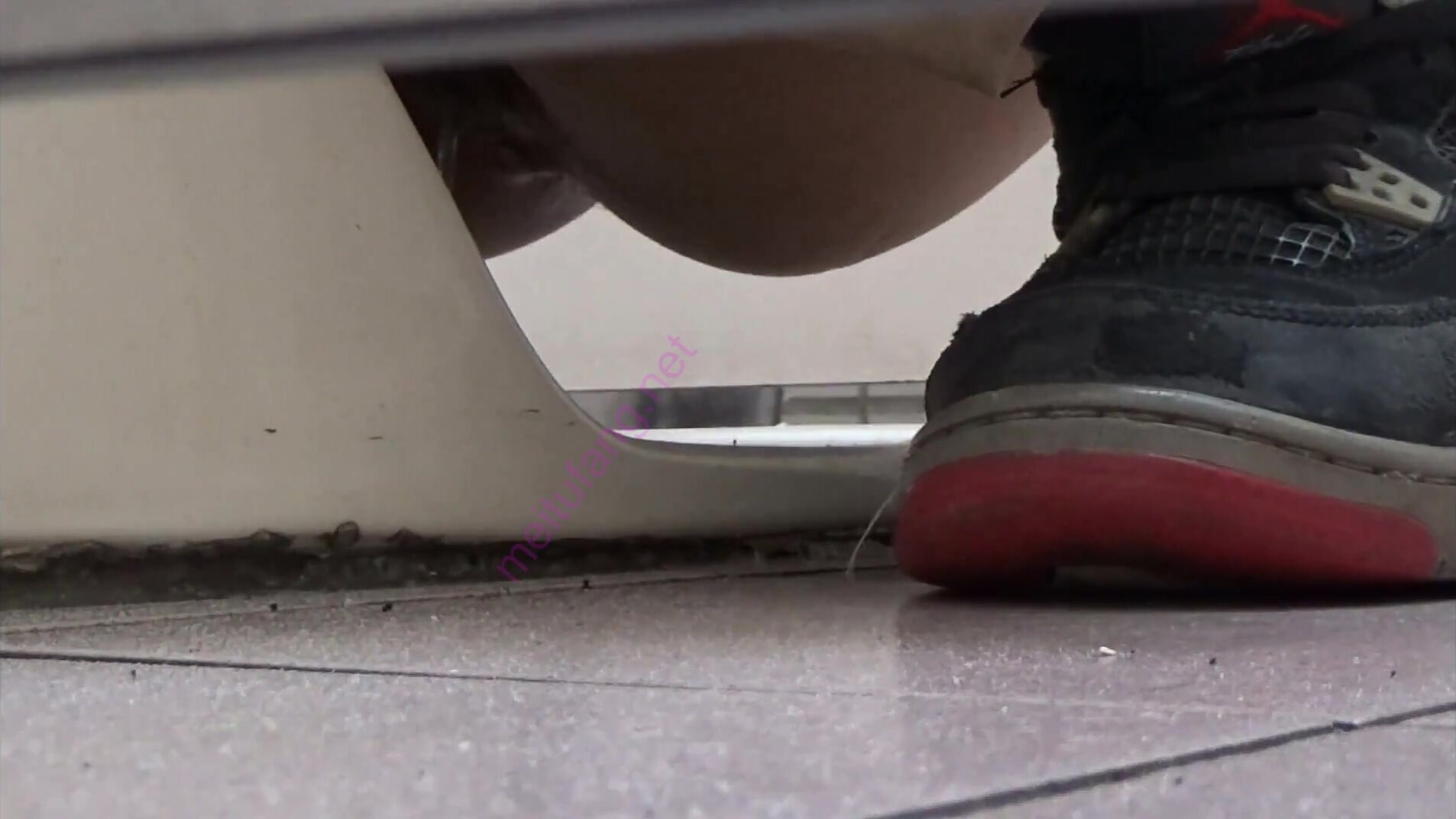 TW偷拍大神野狼潜入舞蹈培训班全景偷拍4位美女(原版珍藏品)