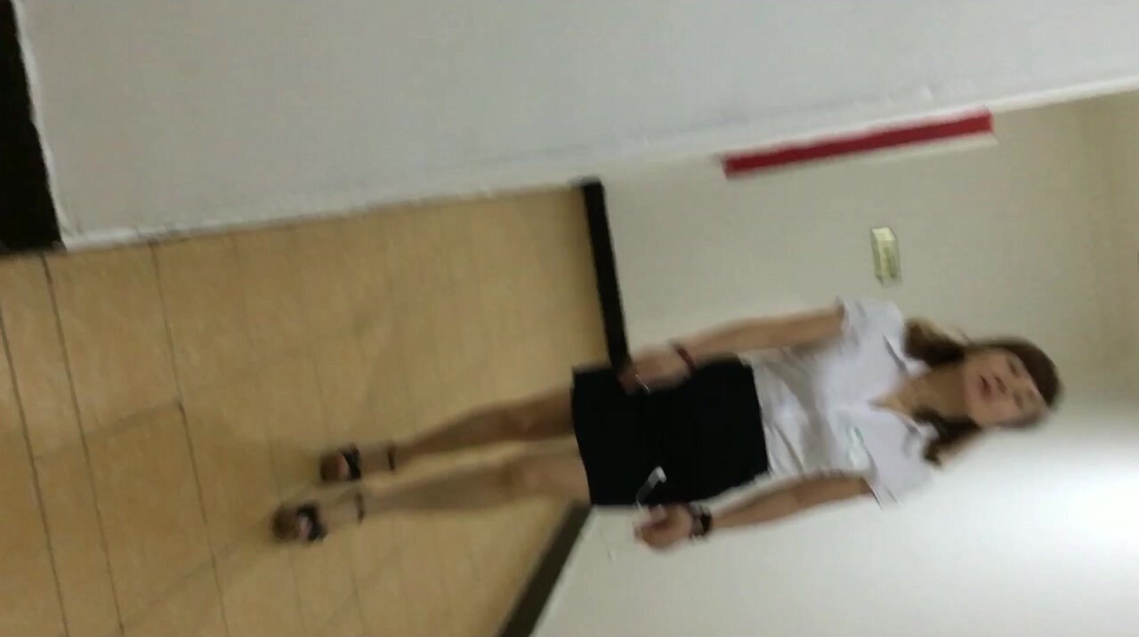 灭霸一样的公司财务目空一切的眼神自信来源于少女般的骚穴