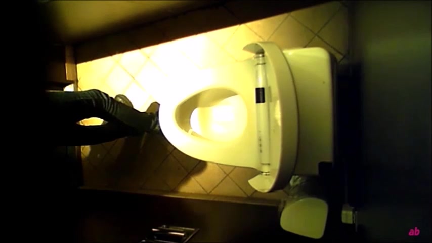 西餐厅美女如云各个角度盗摄如厕