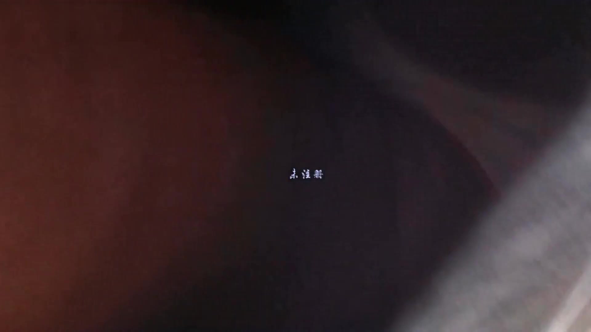 超市结账看到美女的时候手又痒痒了，没想到粉色长裙的美女没穿内裤看到大黑B了