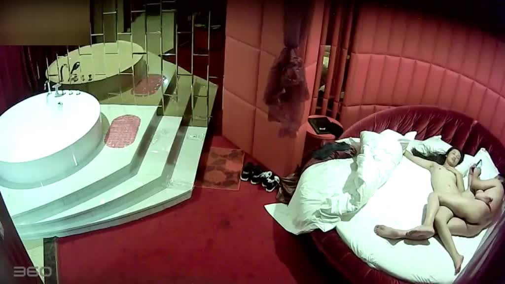 上帝视角下被肥猪任意玩弄的美女