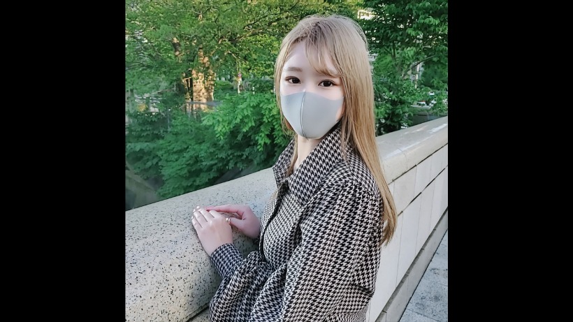 FC2精品无码PPV_2742024_イスタに卑猥な自撮りを載せガールズバーに客を寄せて生計を立てる現役金髪女子大生に中出し