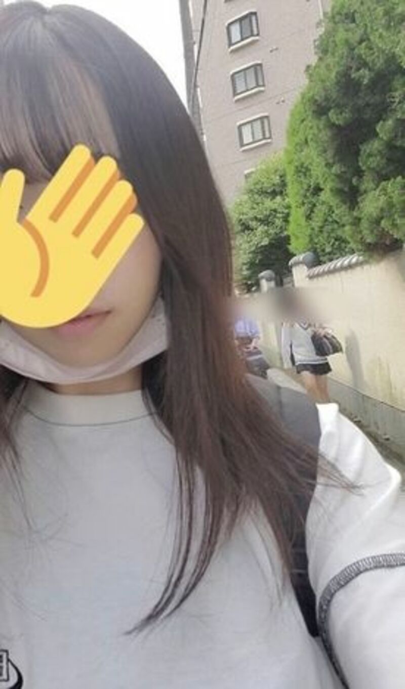 FC2精品无码PPV_2939689_現役の高3生です学校の体育館でバレないようにしてみました