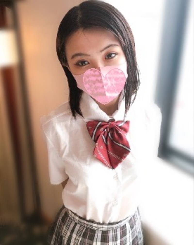 FC2精品无码PPV_3053921_14038ロータ18歳現生初めてのオモチャパンティ越しに潮吹2き