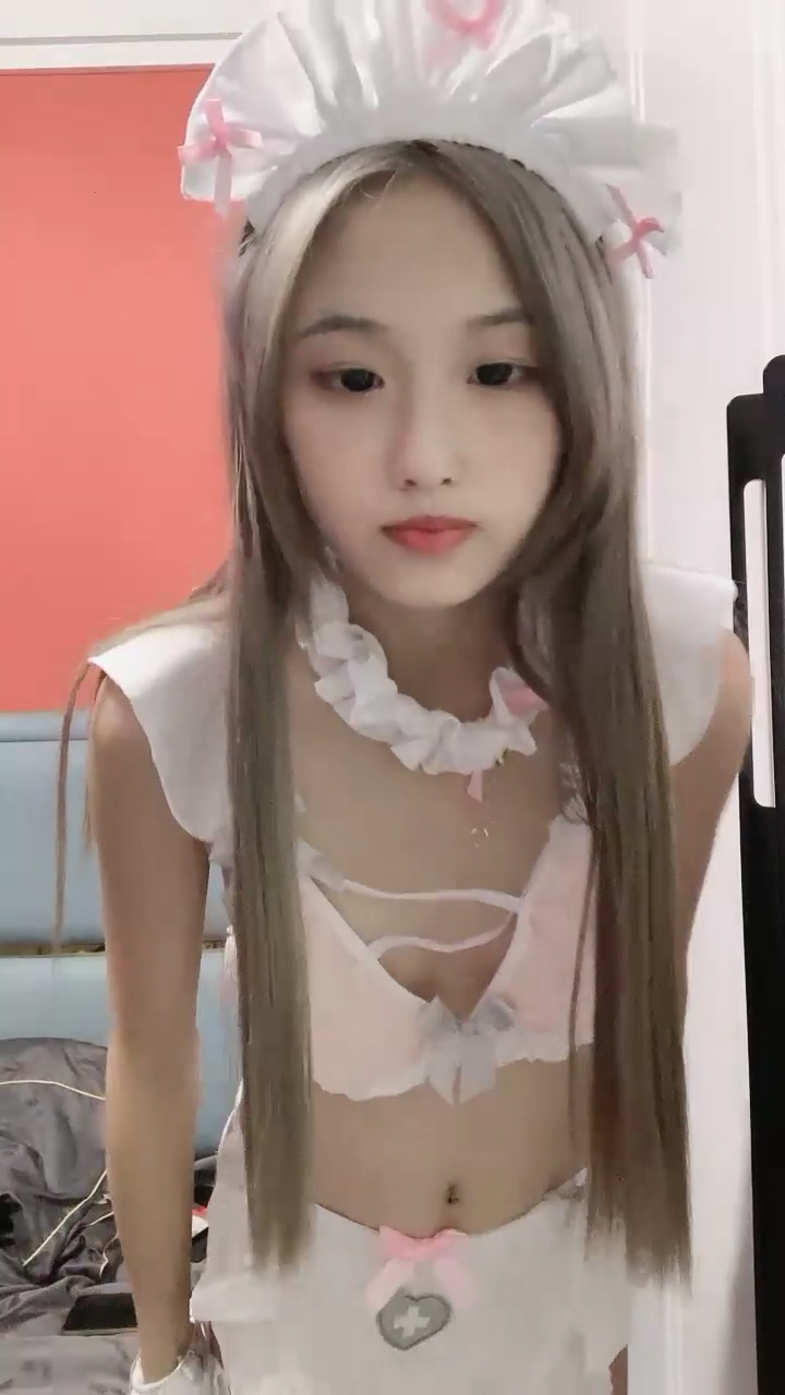 [直播] 这个极品 看了好喜欢 【在校大一学妹】 女仆装清纯学妹 被土豪大胖子干 粉嘟嘟的少女逼和奶子  2