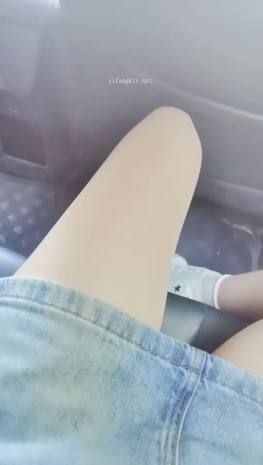 [直播] 推荐 玩得就是心跳 【了了】 美女戴着跳蛋 坐公交车 户外露出 大黑牛喷水 真实刺激紧张不已  6