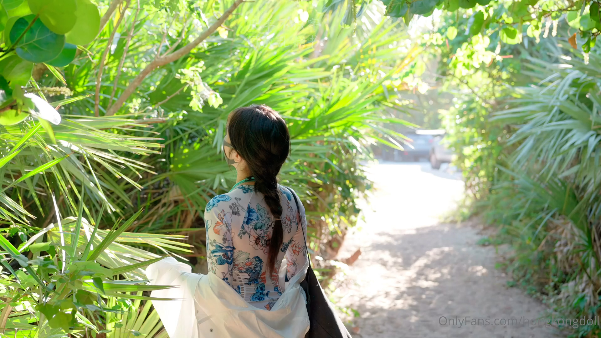 玩偶姐姐『HongKongDoll』 冲浪少女的碎碎念