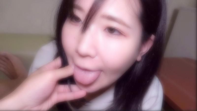 【学生?高】中奖。娇小可爱。※无修正?无套中出。 FC2-PPV-4494859