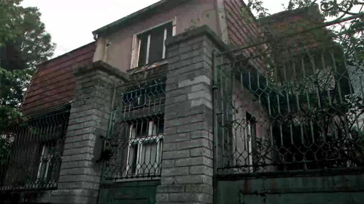 变态家族E21.花园里的反常-精品力荐