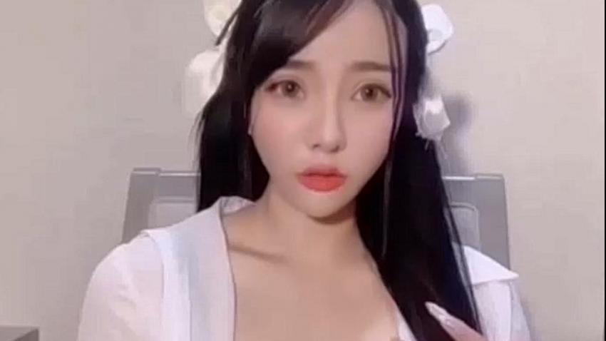 巨乳网红窗边做爱!