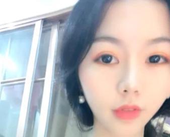 曾火爆一时的高颜值主播丑曦!