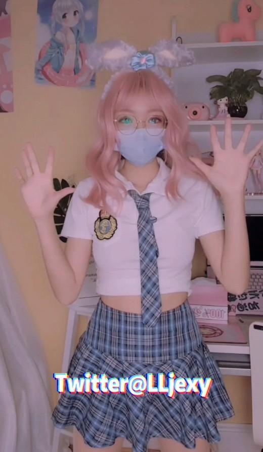 早知道你喜欢辣妹我就不装了好吧!