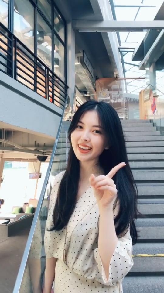 女友逛街想啪啪，就在厕所打炮!