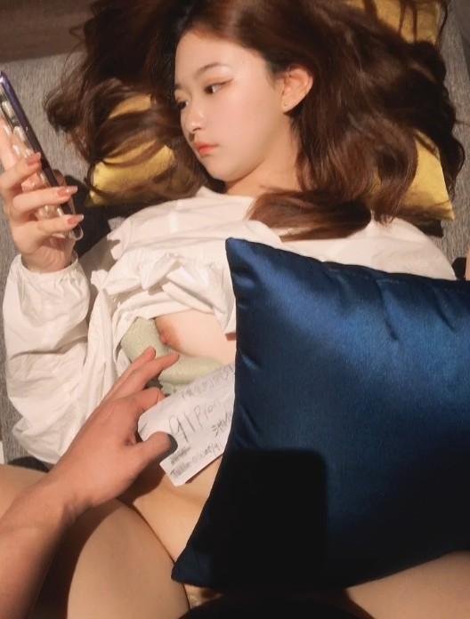 玩手机也要被操吗!