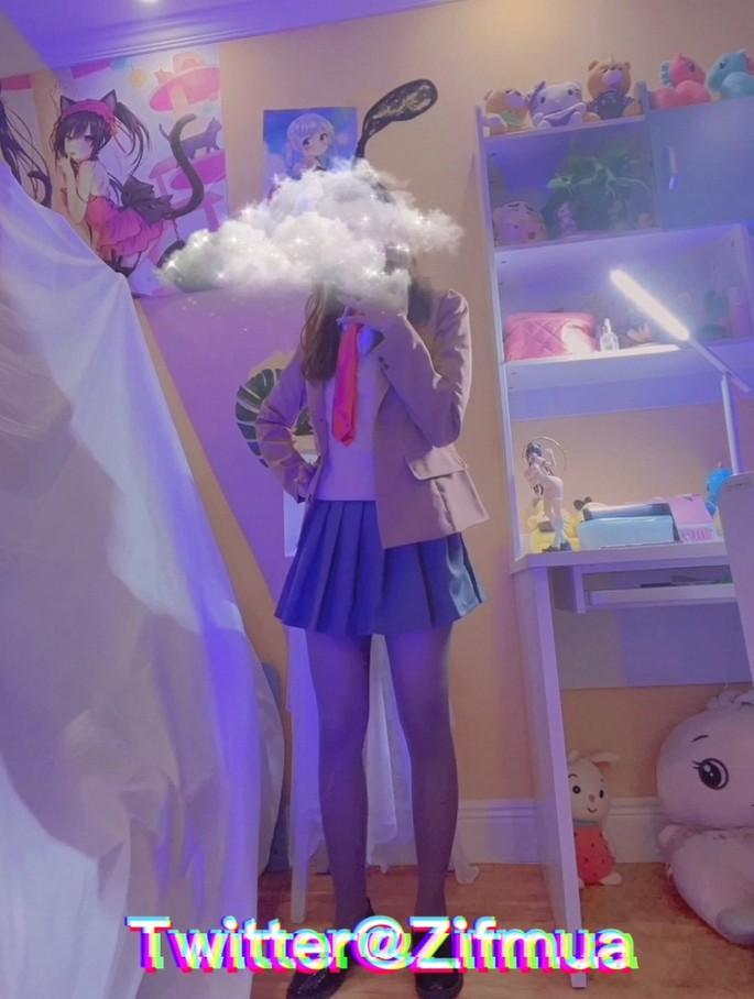 制服女孩脱衣舞!