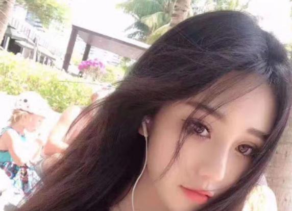 主播私人玩物七七_浴室洗澡双人啪啪_小穴太漂亮了!