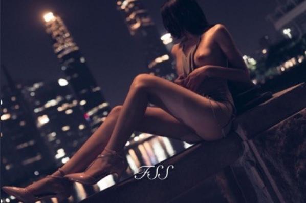 #冯珊珊 性爱惩罚任务楼道内帮陌生人口交 求啪啪做爱!