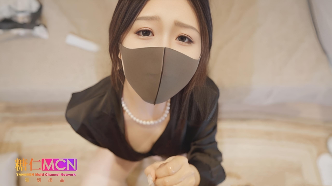 收拾孩子房间的时候发现了奇怪的照片，作为母亲必须唤醒儿子正常的xp